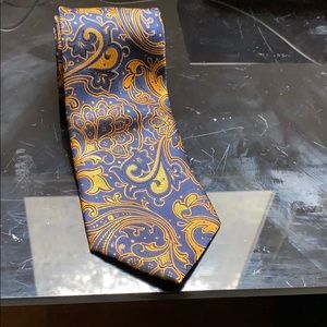 Paisley Navy and Gold tie